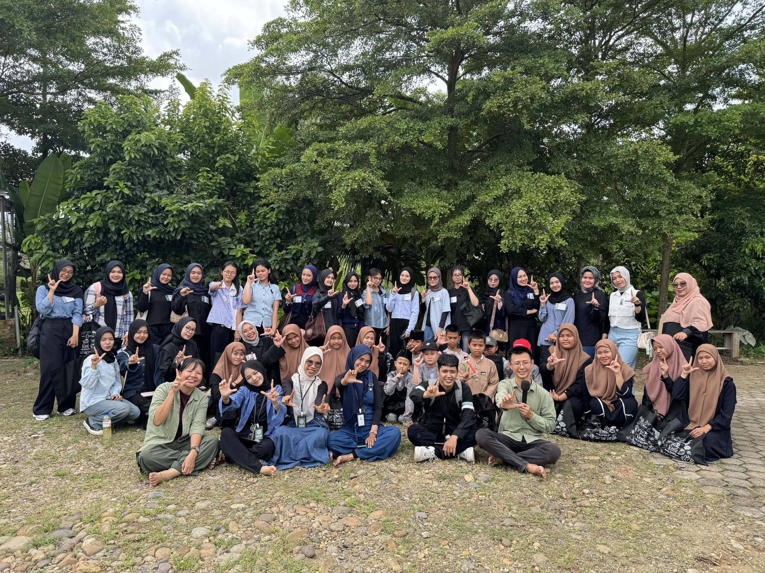 Muda Mudi Mengabdi Lestra Vida